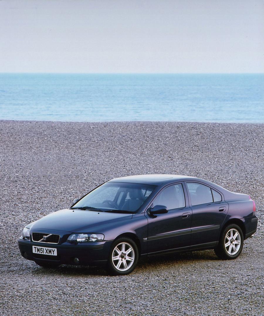  Volvo S60 2001 года  (фото 2 из 3)